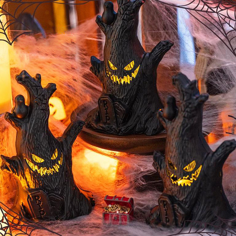 Gloeiende Halloween spookboomstronk