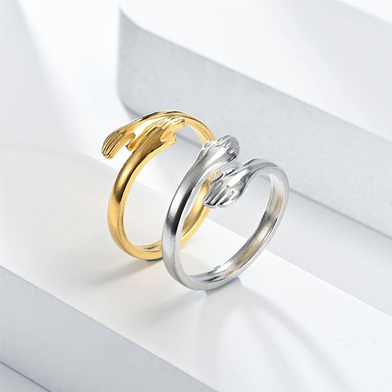 De ring die een liefdevolle knuffel symboliseert